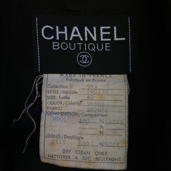 CHANEL | 93A Women’s Wool/Silk Black Double-Breasted Gold Button Jacket-Size 42 - Picture 5 of 15